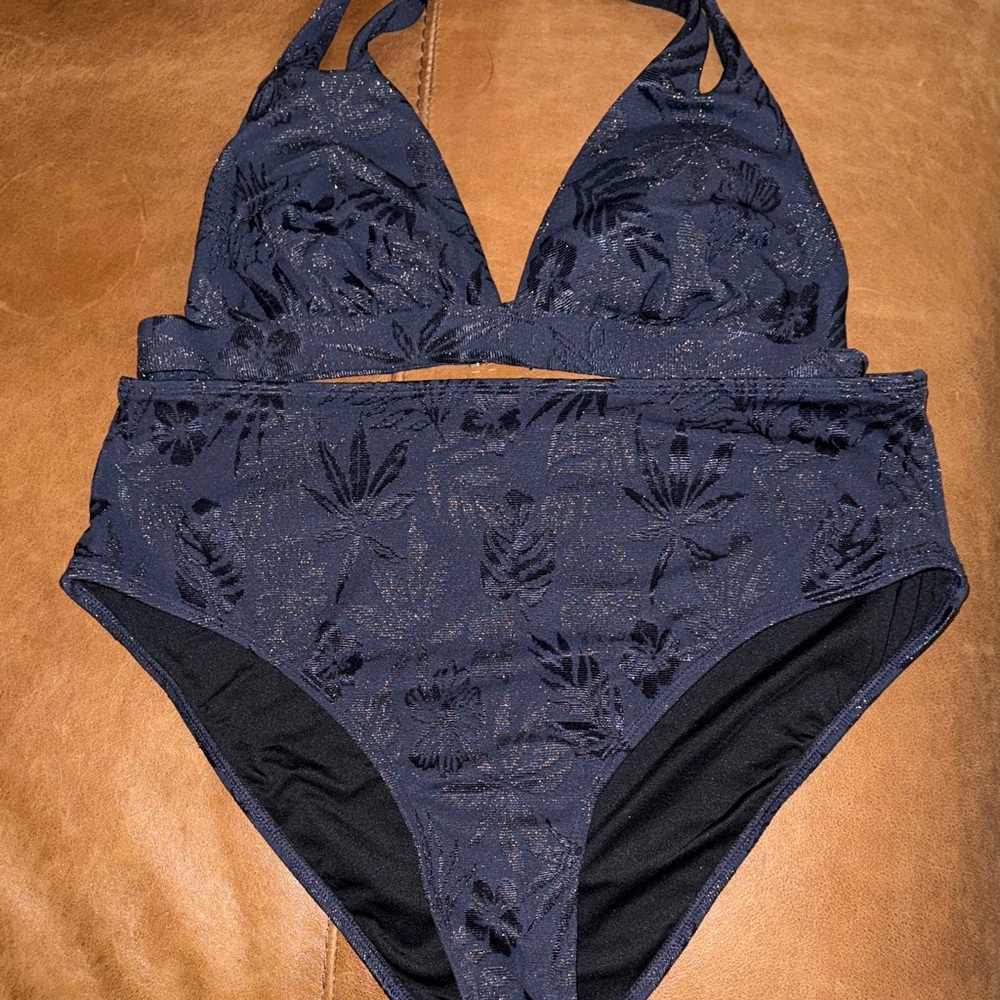 Cupshe Two Piece Halter Swim Top with Fill Coverage Bottom